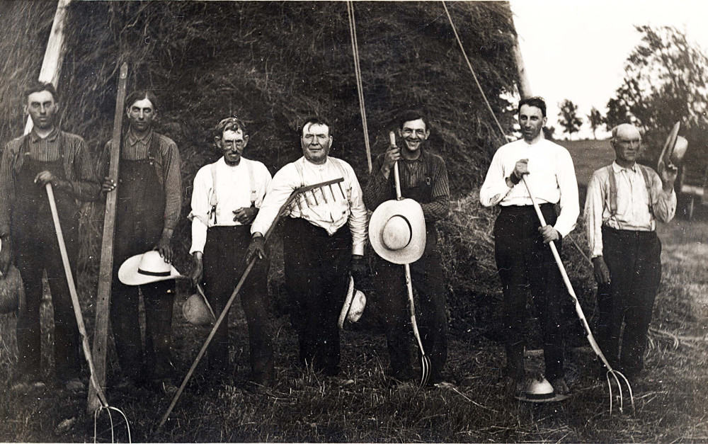 Stacking crew, Cornfalfa Farms, Waukesha County. Source: New Berlin Historical Society.