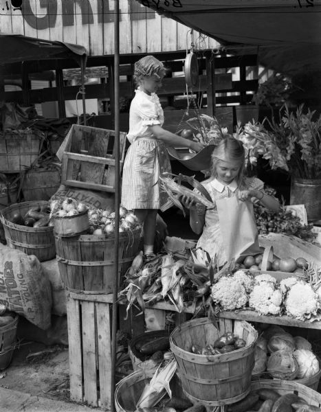Vegetable market, Milwaukee, ca. 1948.