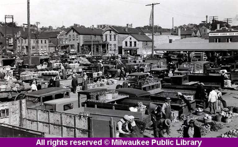 Central Municipal Market, Milwaukee, 1942. Milwaukee Public Library.