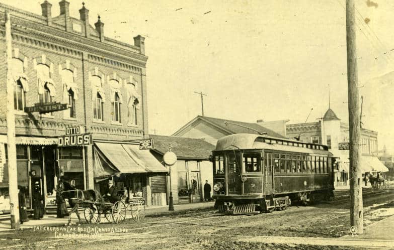 Streetcar on Grand Avenue, West Grand Rapids, ca. 1910. South Wood County Historical Museum.