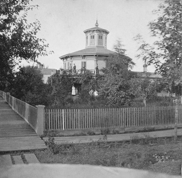 Octagon house in Hudson, constructed in 1855 for Judge John S. Moffat. The home, shown here around 1877, is now a museum operated by the St. Croix County Historical Society. Wisconsin Historical Images WHi-5671, Wisconsin Historical Society.