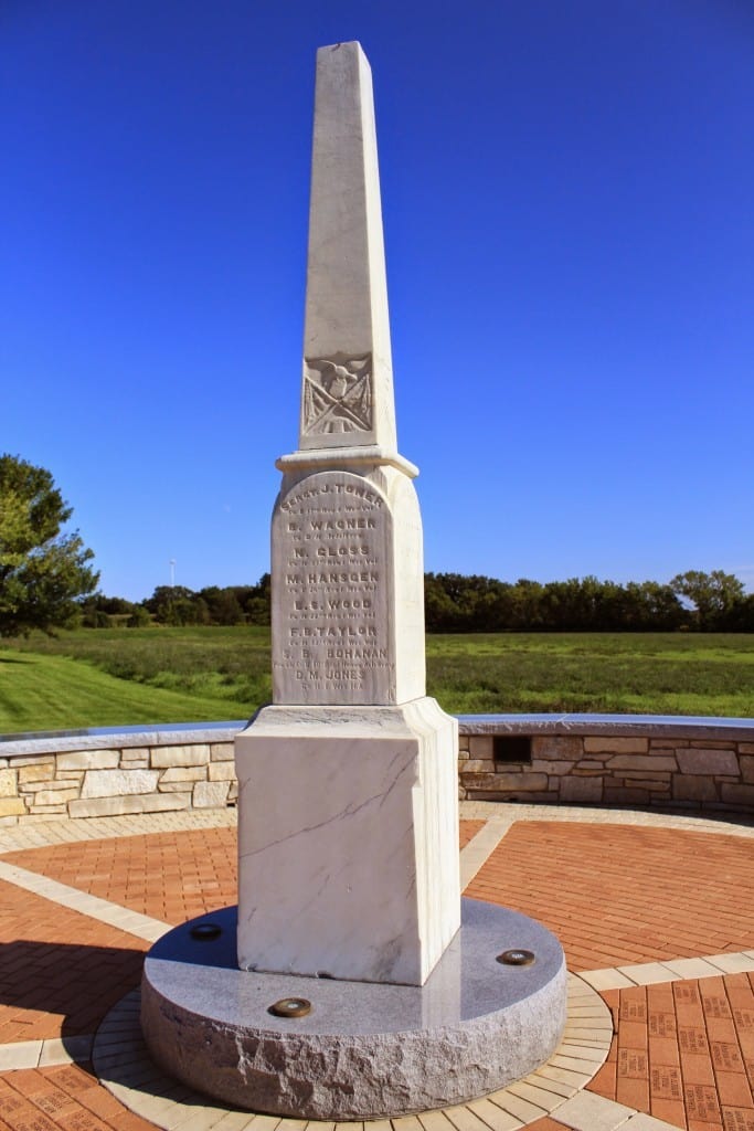 Paris Civil War memorial. Photo courtesy Melinda Roberts Wisconsin Historical Markers, (c) 2014.