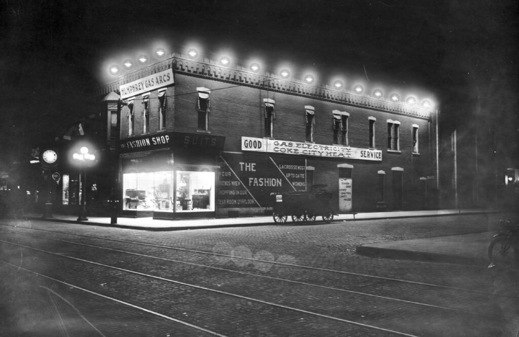 NW corner of 5th and Main, ca. 1915.