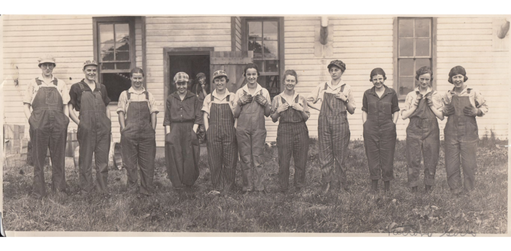 West Salem Canning Company employees, West Salem, circa 1916