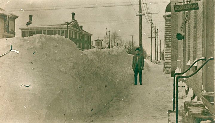 Winter in old Wis 1910.