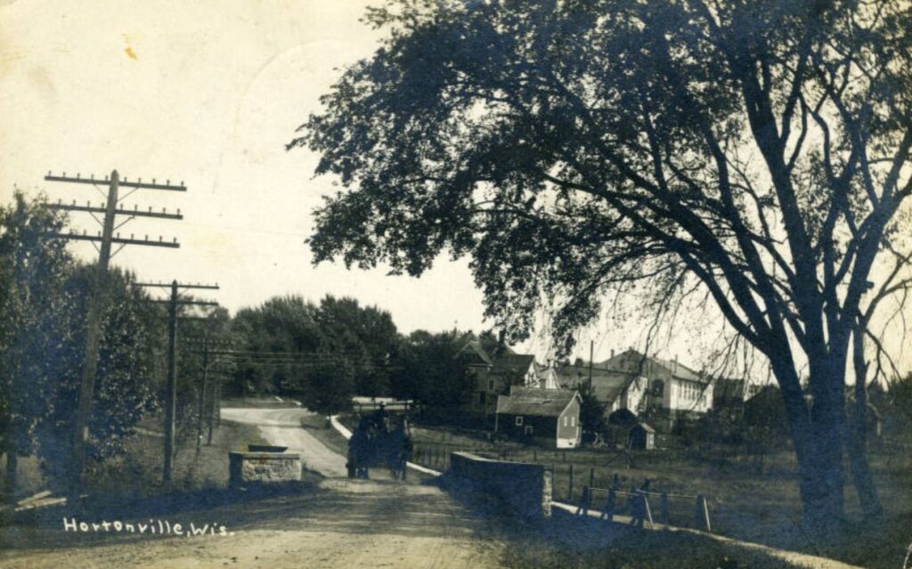 Approaching Hortonville, 1915.