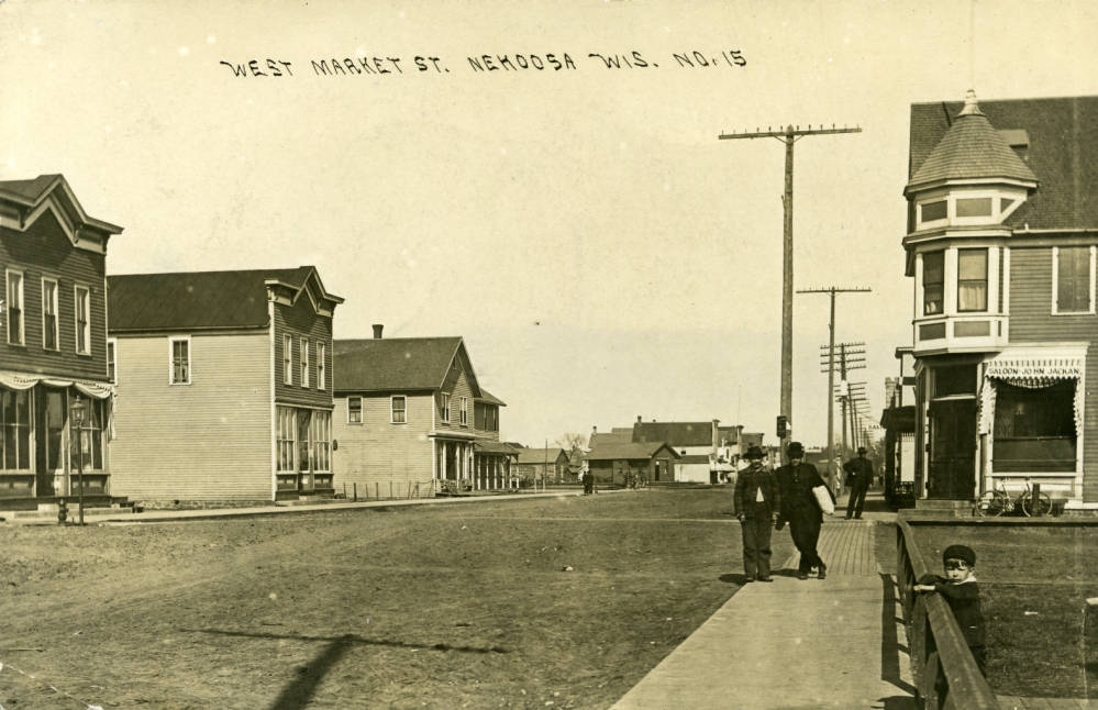 West Market Street, ca. 1907. South Wood County Historical Corporation.