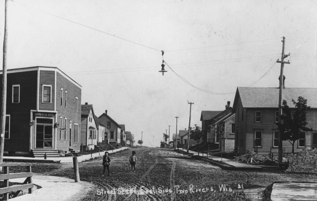View of 17th Street, ca. 1907.