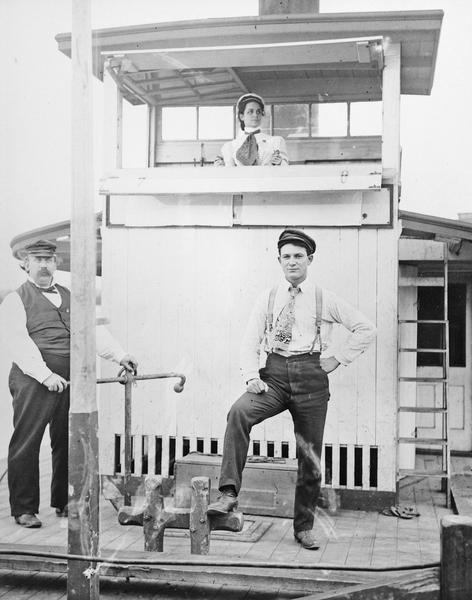 Bonnie Marie (Steamboat). Three crew (one female, piloting) aboard the Bonnie Marie